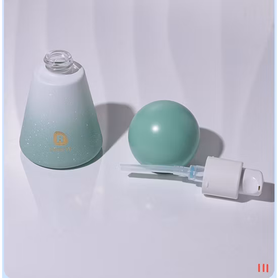 Bouteille cosmétique en forme de boule de 30 ml en forme de bouteille en verre liquide